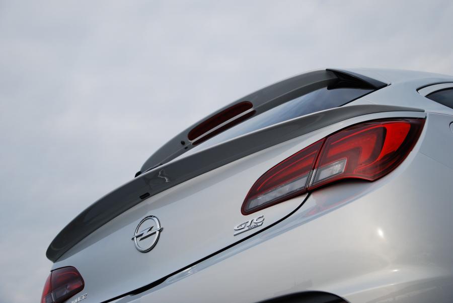  Opel Astra GTC by Steinmetz 2011 года  (фото 5 из 15)